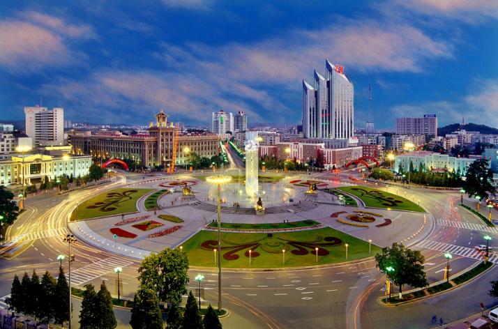 鞍山之光，高科技引领未来，体验科技魅力改变生活